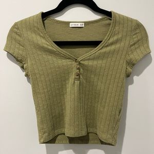 Cotton on olive green short sleeve button crop top size XS